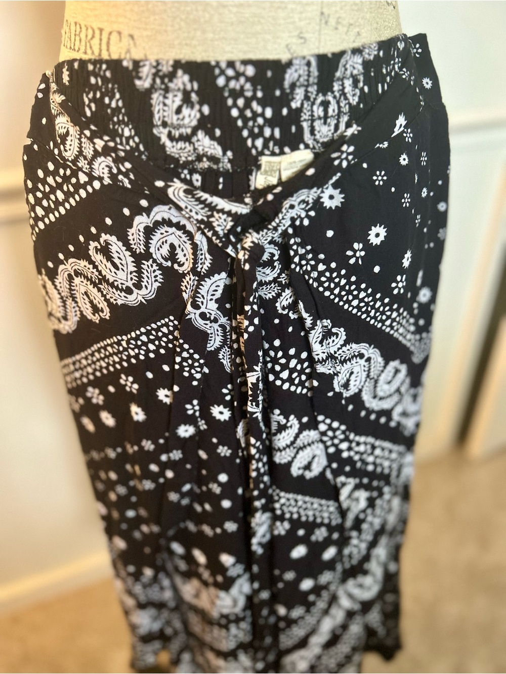 Black and White Boho Bandana Print Palazzo Pants - Picture 4 of 5
